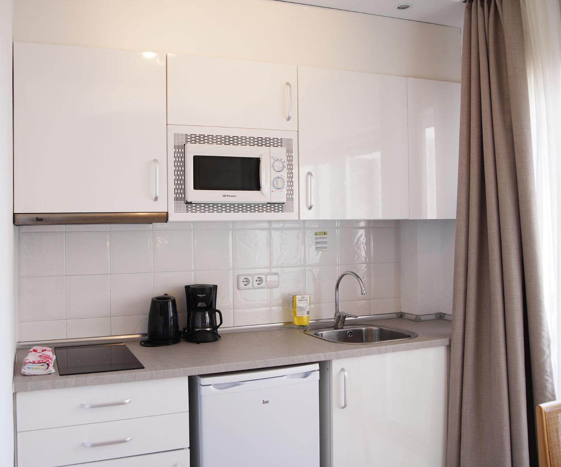 Hotel Apartamentos Cala ซานตานยี ภายนอก รูปภาพ