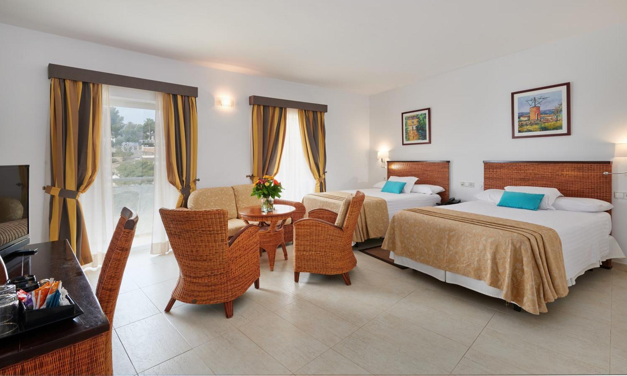 Hotel Apartamentos Cala ซานตานยี ภายนอก รูปภาพ